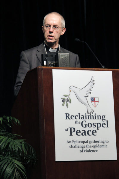 O Arcebispo de Canterbury, Justin Welby, falou em 10 de abril durante o Reclaiming the Gospel of Peace: Uma reunião episcopal para desafiar a epidemia de violência. Foto: Lynette Wilson / ENS